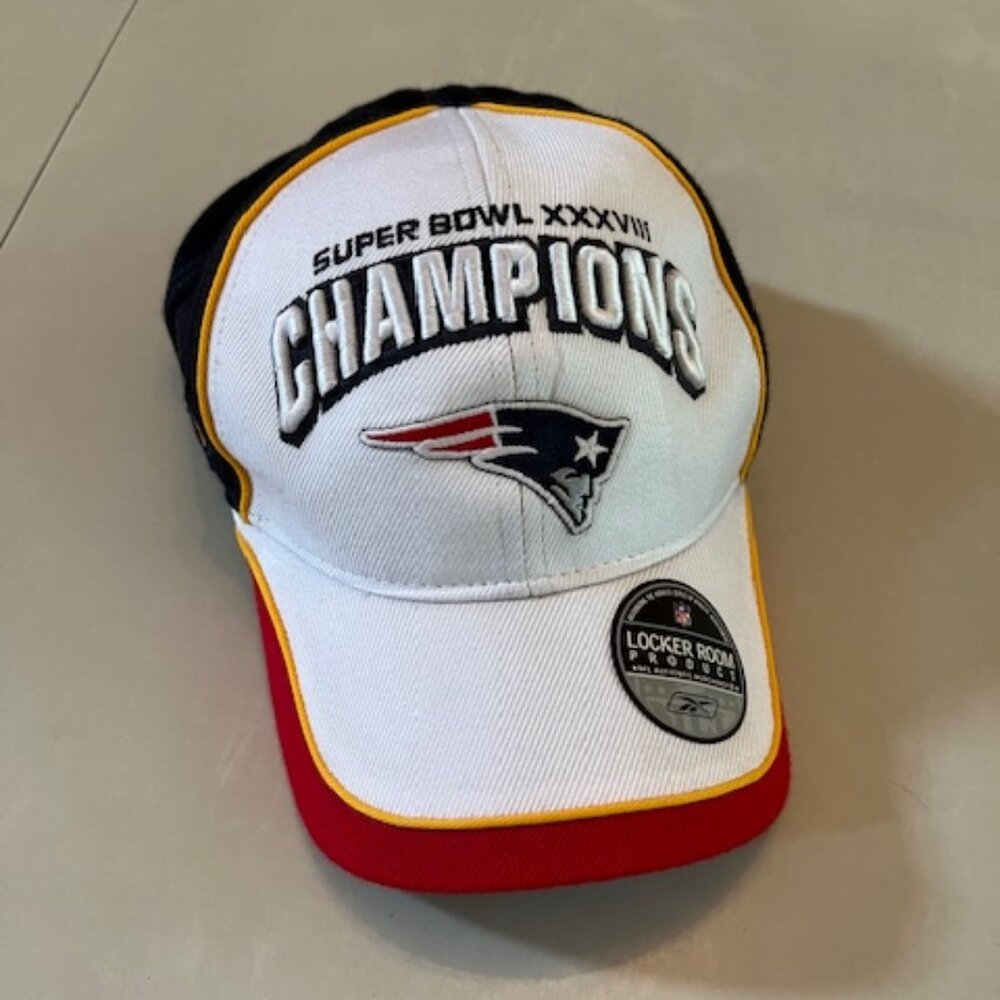 NEW ENGLAND PATRIOTS Super Bowl XXXVIII Champions Locker Room Hat-NEW